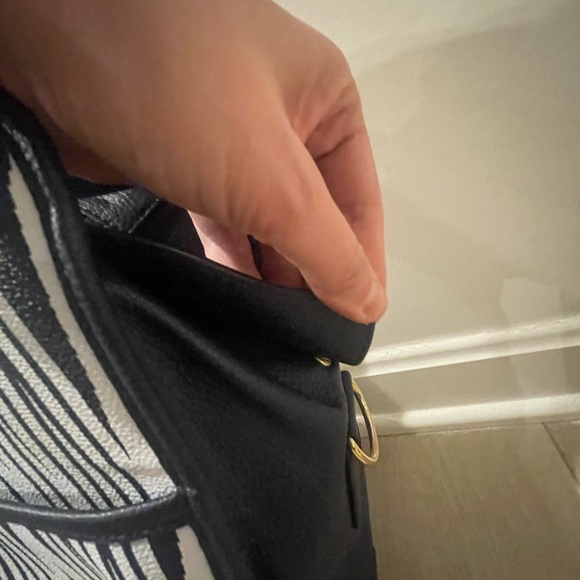 Buxton Chevron Travel Duffle Bag - Picture 5 of 8